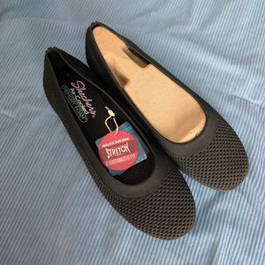 NWT Cleo's By Skechers Women's Black Flats